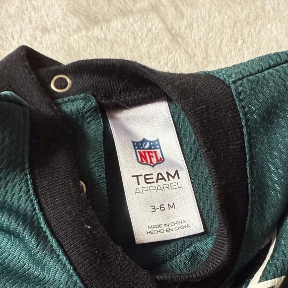 Philadelphia Eagles Shirt - Picture 2 of 3